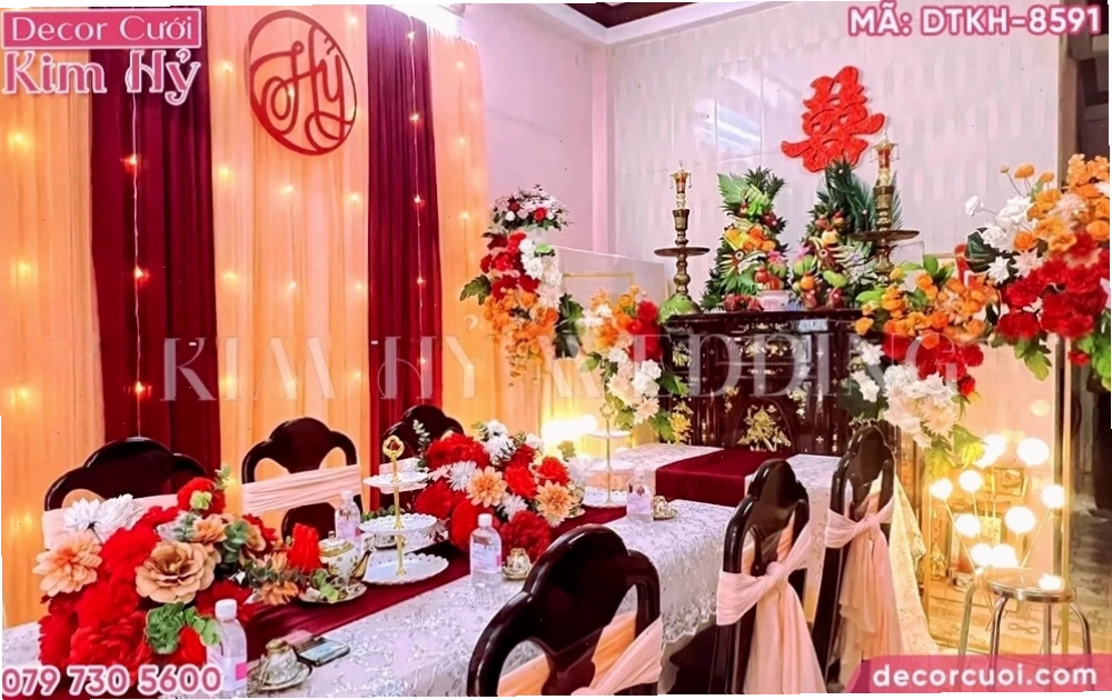 Trang trí gia tiên tone hồng phấn cho lễ đính hôn