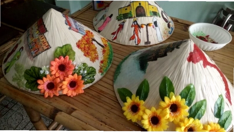 Trang trí nón lá với phụ kiện ren và ruy băng