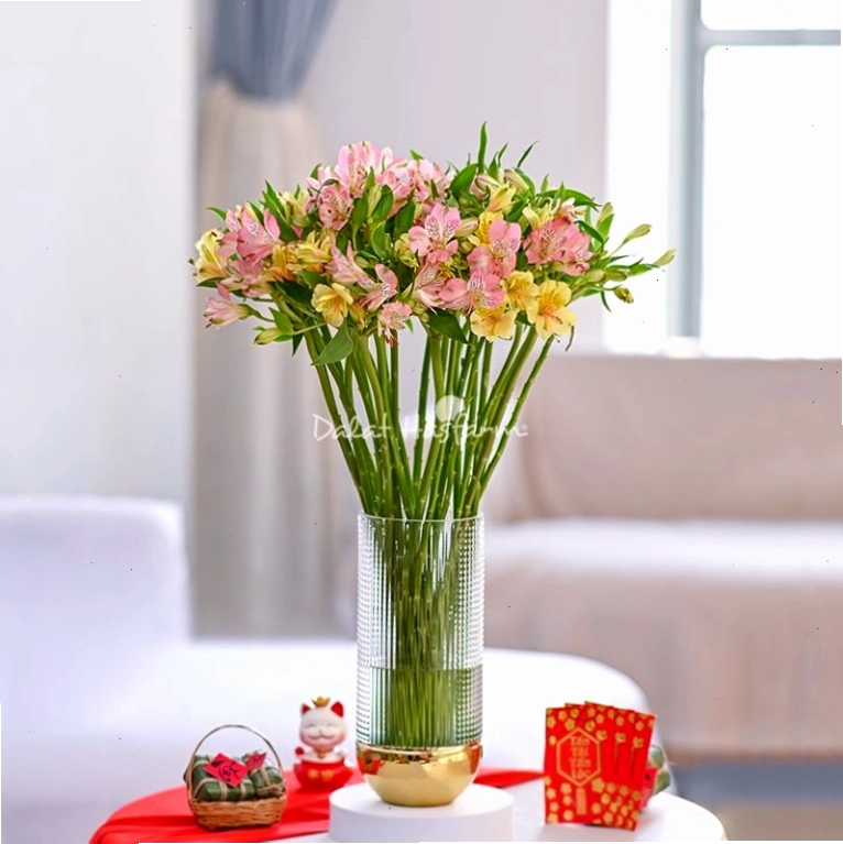 Trưng hoa Thủy Tiên mang ý nghĩa may mắn vào ngày đầu năm