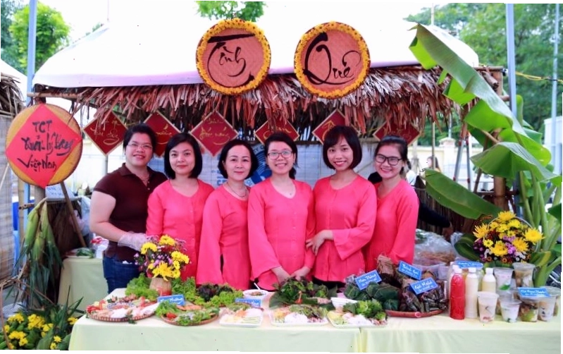 Ý nghĩa của việc trang trí gian hàng ẩm thực ngày Tết