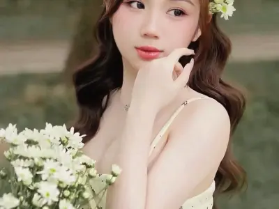 Ảnh gái xinh karaoke cuốn hút với vẻ đẹp rạng rỡ và quyến rũ