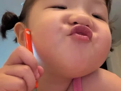 Khám Phá Thế Giới Meme Hôn: Biểu Cảm Ngọt Ngào và Hài Hước